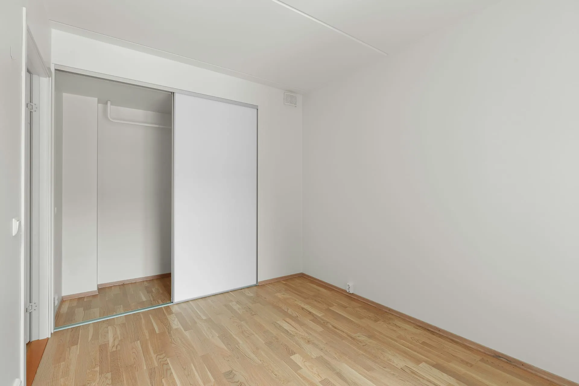 Scandinavian Blonde Wood Sliding