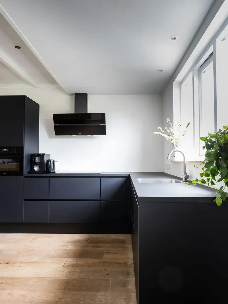 L-shaped modular kitchen design