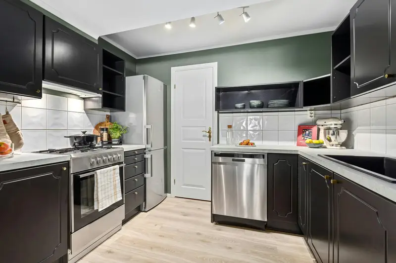 U-shaped modular kitchen design