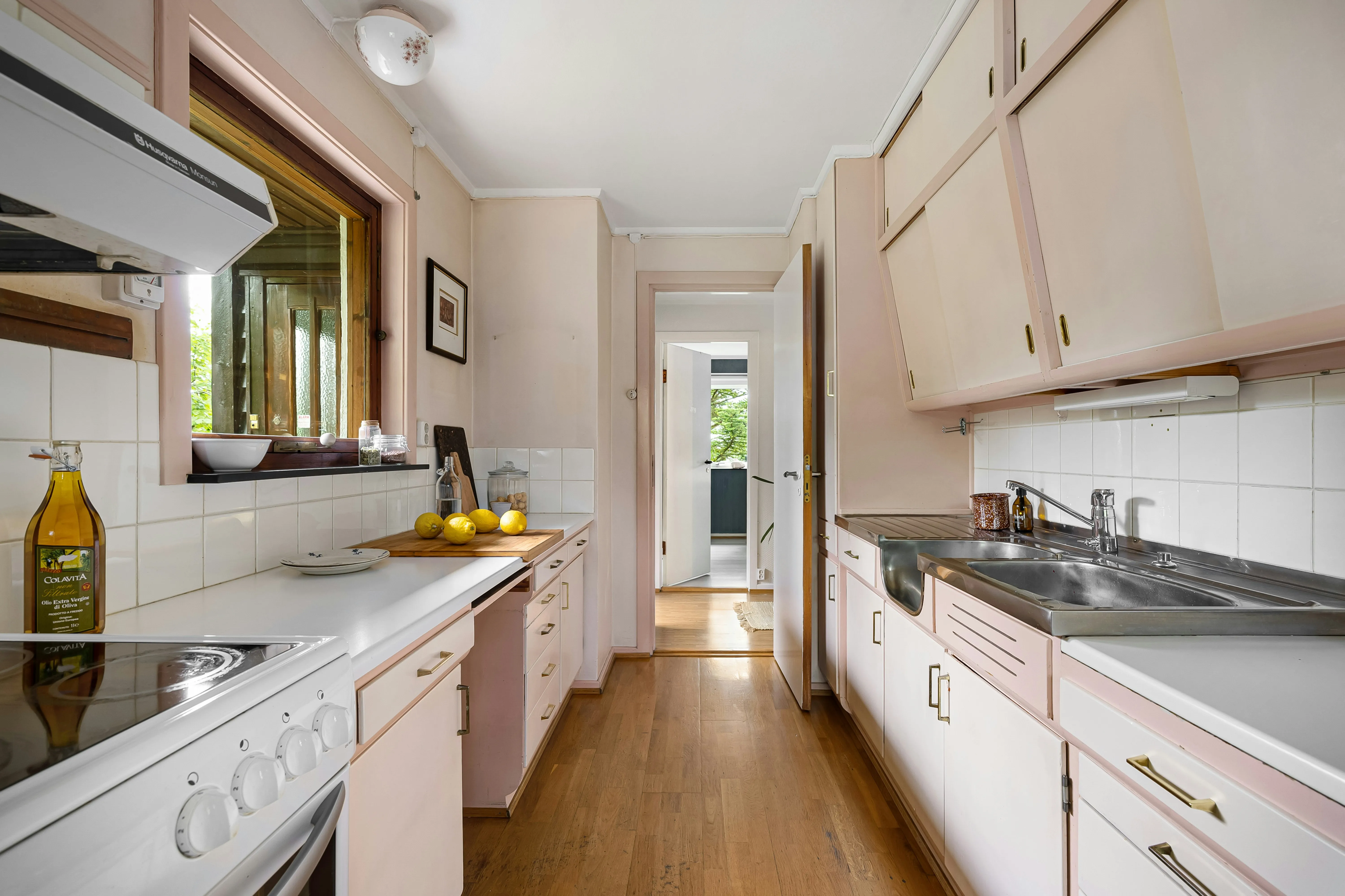 Luxury White U Kitchen